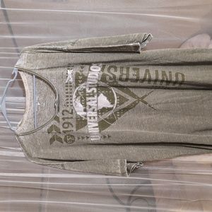 Brand new!! Universal Studios Army Green Tee